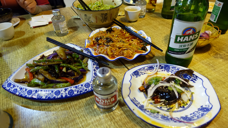 2017-03-31_175149 china-2017.jpg - Xi`an - Lecker Essen und Schnaps